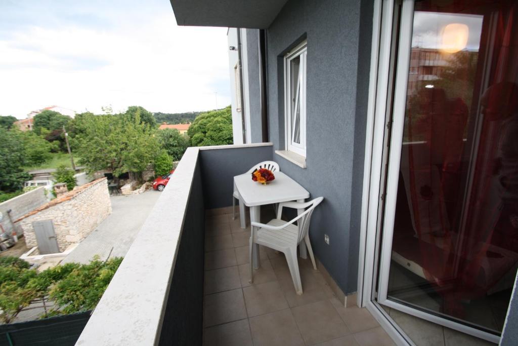 Apartments Tena With Private Parking Pula Rum bild