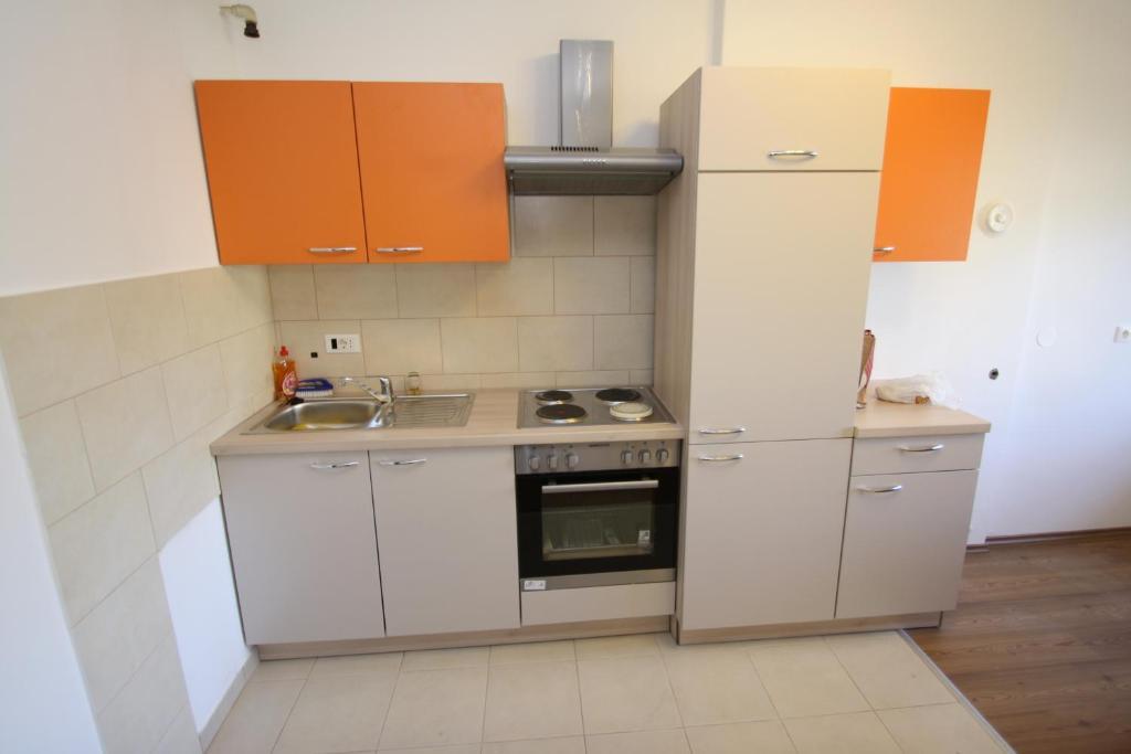 Apartments Tena With Private Parking Pula Rum bild