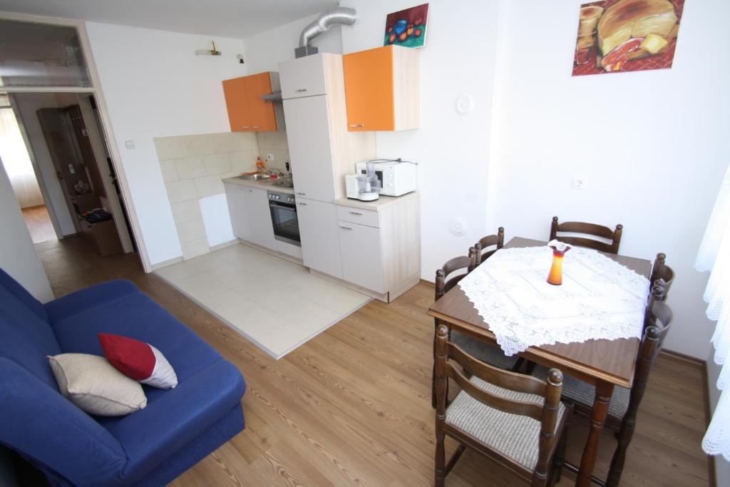 Apartments Tena With Private Parking Pula Rum bild